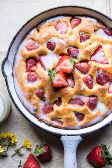 酸奶釉草莓玉米饼。